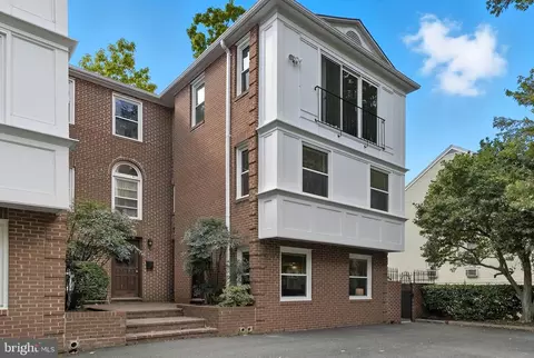 4812 Fairfax Dr, Arlington, VA 22203