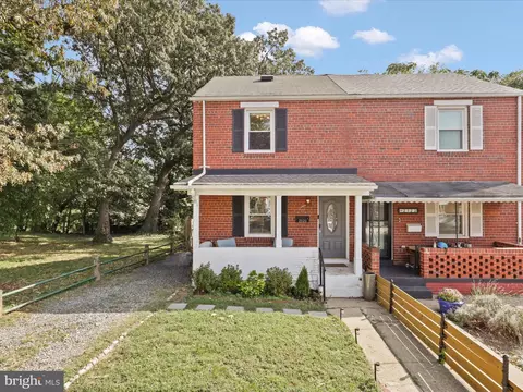 2121 S Oxford St, Arlington, VA 22204