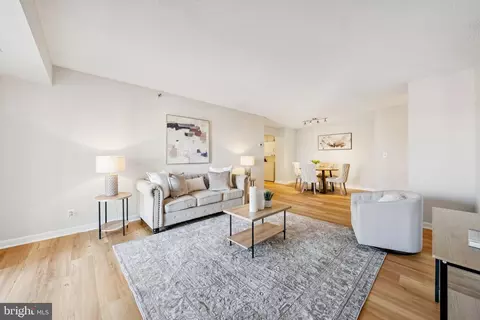 900 N Stafford St #915, Arlington, VA 22203