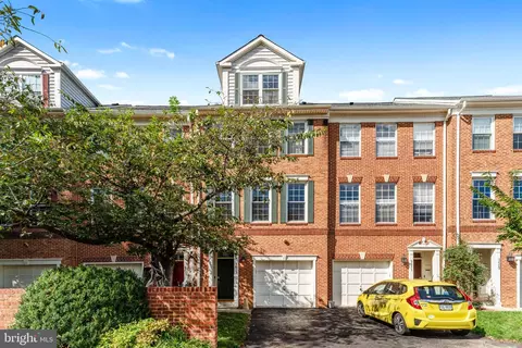 3613 12th St S, Arlington, VA 22204