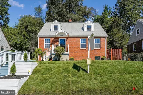 2329 N Edison St, Arlington, VA 22207