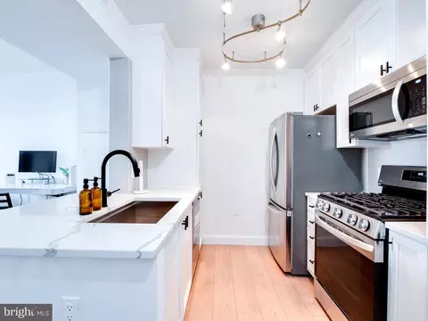 851 N Glebe Rd #816, Arlington, VA 22203