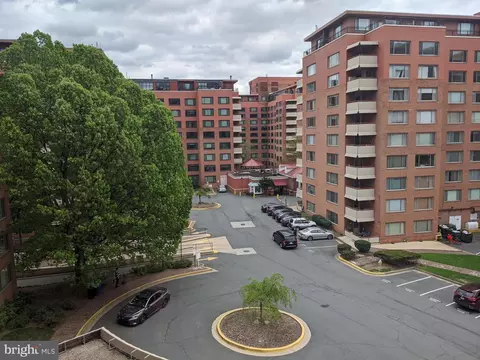1121 Arlington Blvd #645, Arlington, VA 22209