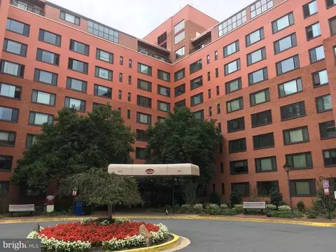 1021 Arlington Blvd #610, Arlington, VA 22209
