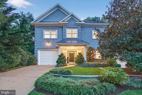 3708 N Vermont St N, Arlington, VA 22207