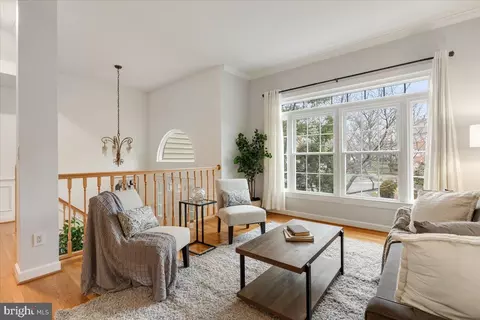4416 S Pershing Ct, Arlington, VA 22204