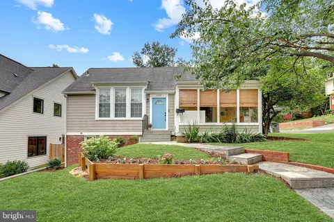 1130 17th St S, Arlington, VA 22202
