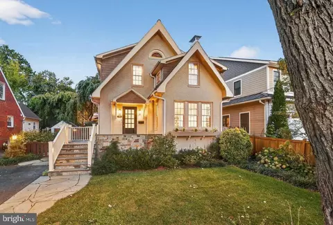 2515 N Jefferson St N, Arlington, VA 22207