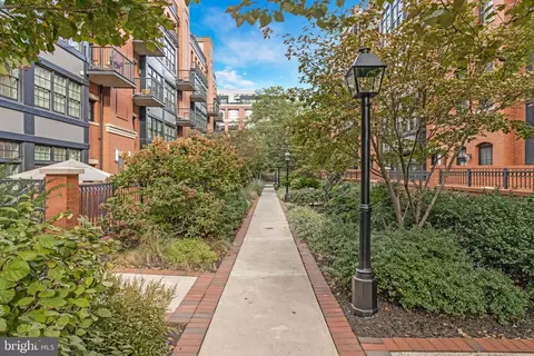 1610 N Queen St #211, Arlington, VA 22209