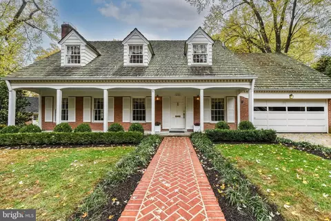 4178 39th St N, Arlington, VA 22207
