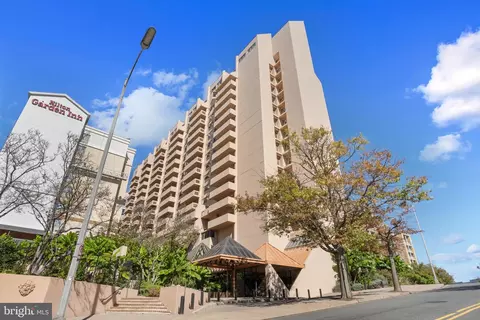 1301 N Courthouse Rd #1401, Arlington, VA 22201