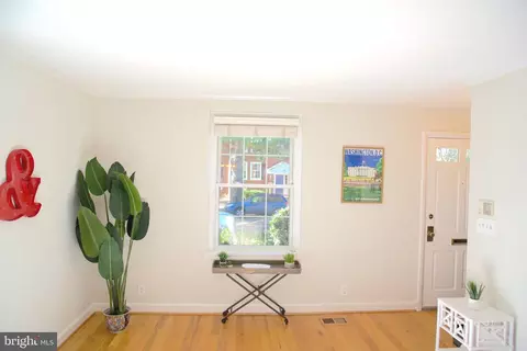 Entry Way - 4800 30th St S, Arlington, VA 22206 photo 1 of 2