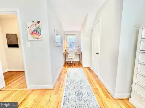 Entry Way - 4800 30th St S, Arlington, VA 22206 photo 2 of 2