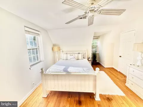Bedroom - 4800 30th St S, Arlington, VA 22206 photo 4 of 6