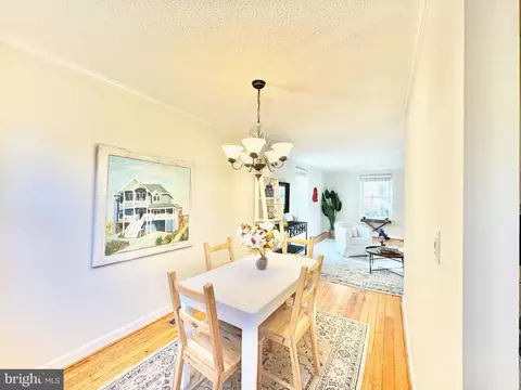 Dining - 4800 30th St S, Arlington, VA 22206 photo 2 of 3