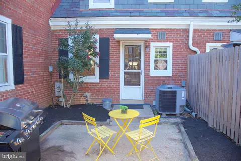 Exterior - 4800 30th St S, Arlington, VA 22206 photo 7 of 7