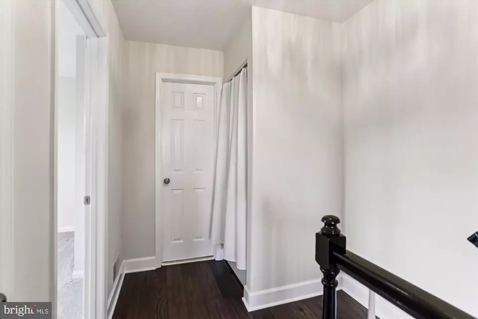 Entry Way - 945 S Scott St #2, Arlington, VA 22204 photo 6 of 6
