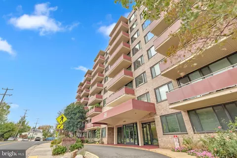 4201 Cherry Hill Rd #504, Arlington, VA 22207