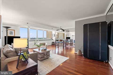 1805 Crystal Dr #1011S, Arlington, VA 22202