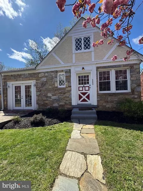 862 N Abingdon St, Arlington, VA 22203