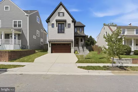 735 20th St S, Arlington, VA 22202