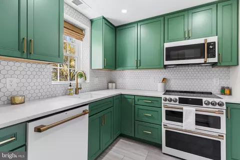 4710 30th St S #C1, Arlington, VA 22206