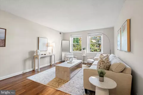 3049 S Buchanan St #B2, Arlington, VA 22206