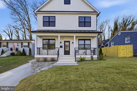 2106 S Kenmore St, Arlington, VA 22204