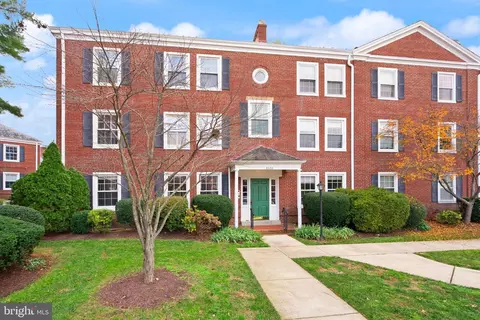 3080 S Abingdon St #A1, Arlington, VA 22206