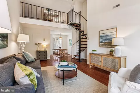 3000 S Columbus St S #B2, Arlington, VA 22206