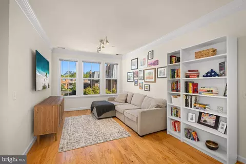 2101 N Monroe St #307, Arlington, VA 22207