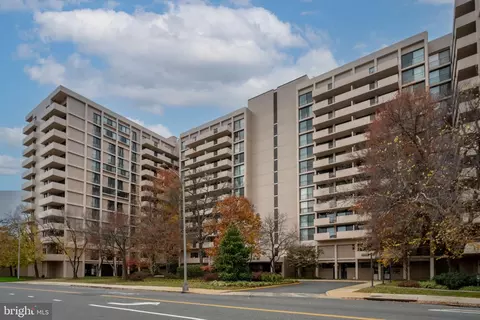 4141 N Henderson Rd #702, Arlington, VA 22203