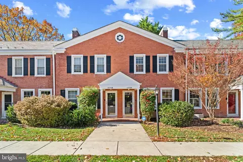 4879 28th St S #A, Arlington, VA 22206