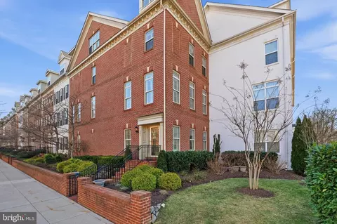 426 N George Mason Dr, Arlington, VA 22203