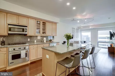 1111 19th St N #1706, Arlington, VA 22209