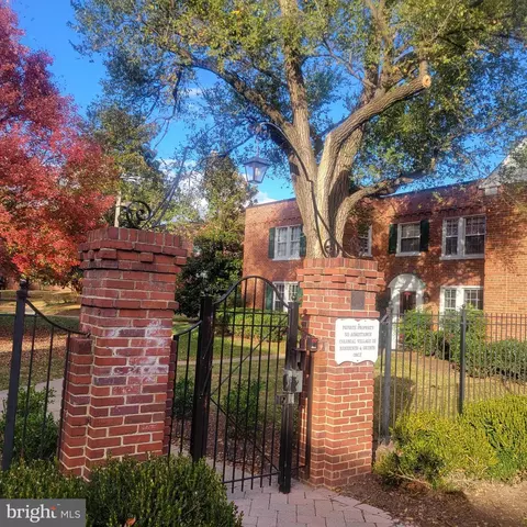 1729 N Queens Ln N #1-116, Arlington, VA 22201