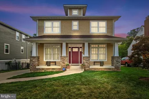 2504 Washington Blvd, Arlington, VA 22201