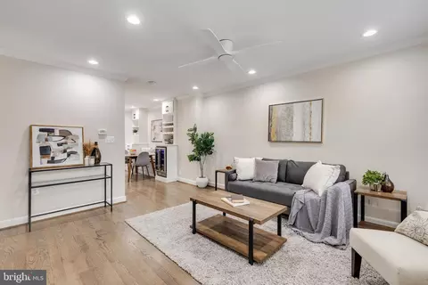4630 34th St S, Arlington, VA 22206