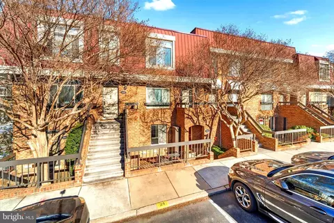Other - 624 15th St S #1, Arlington, VA 22202 photo 3 of 10