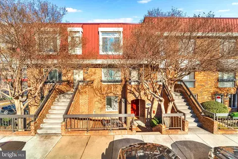 Other - 624 15th St S #1, Arlington, VA 22202 photo 2 of 10