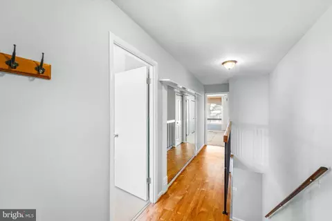 Entry Way - 624 15th St S #1, Arlington, VA 22202 photo 2 of 3