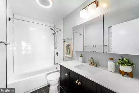 Bath - 624 15th St S #1, Arlington, VA 22202 photo 1 of 2