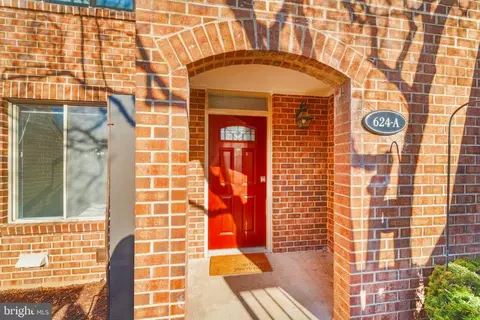 Exterior - 624 15th St S #1, Arlington, VA 22202 photo 1 of 6