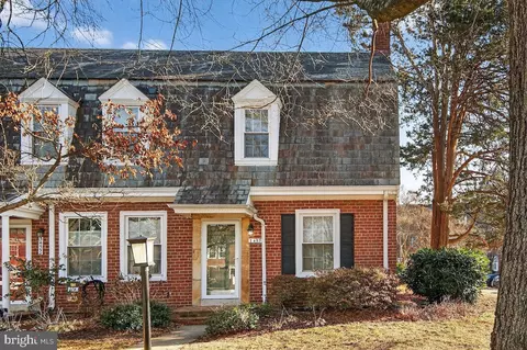 3455 S Stafford St #535, Arlington, VA 22206