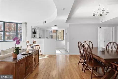 3835 9th St N #201E, Arlington, VA 22203
