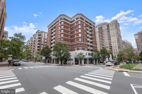 880 N Pollard St N #224, Arlington, VA 22203
