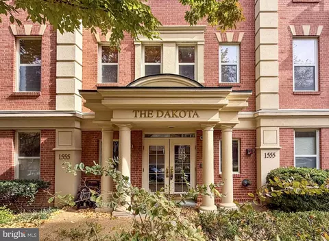 1555 N Colonial Ter #500, Arlington, VA 22209