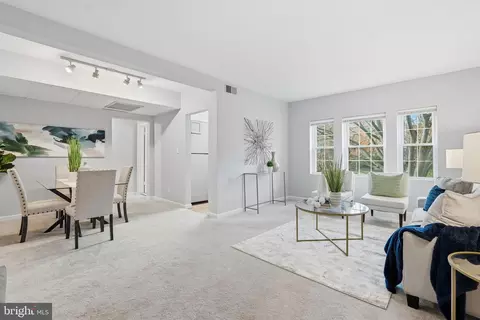 1909 N Rhodes St #30, Arlington, VA 22201