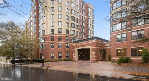 2220 Fairfax Dr #707, Arlington, VA 22201