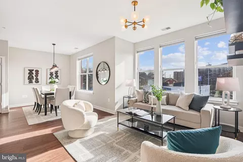 989 S Buchanan St #225, Arlington, VA 22204
